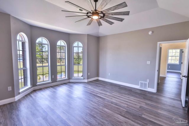 7390 San Ramon Dr, Milton, FL 32583