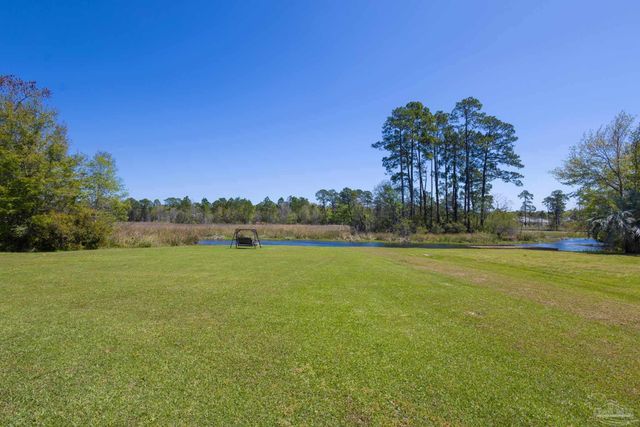7390 San Ramon Dr, Milton, FL 32583