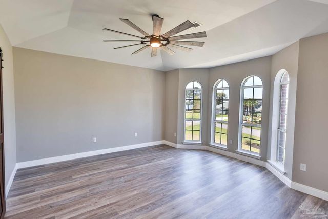 7390 San Ramon Dr, Milton, FL 32583
