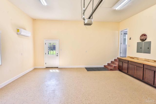 7390 San Ramon Dr, Milton, FL 32583
