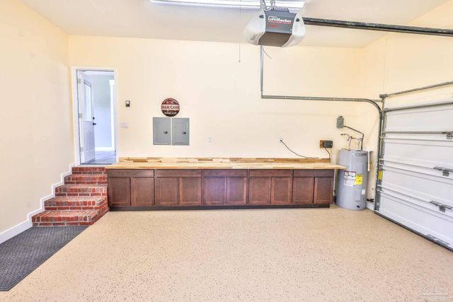 7390 San Ramon Dr, Milton, FL 32583