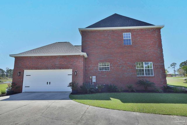 7390 San Ramon Dr, Milton, FL 32583