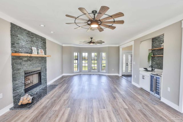 7390 San Ramon Dr, Milton, FL 32583