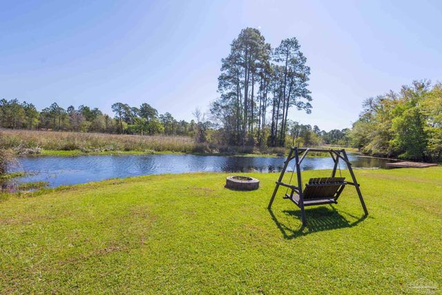 7390 San Ramon Dr, Milton, FL 32583