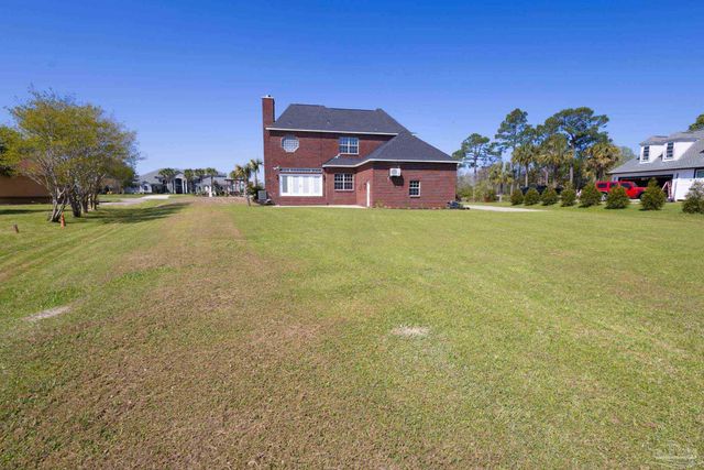 7390 San Ramon Dr, Milton, FL 32583