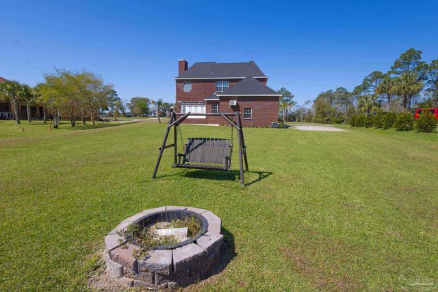 7390 San Ramon Dr, Milton, FL 32583