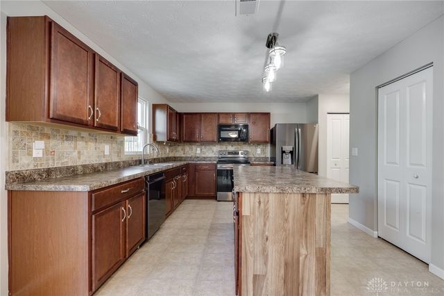 2540 Jenny Marie Drive, Xenia, OH 45385