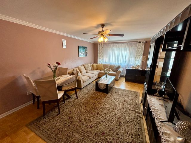 3143 N Nashville Avenue 3E, Chicago, IL 60634