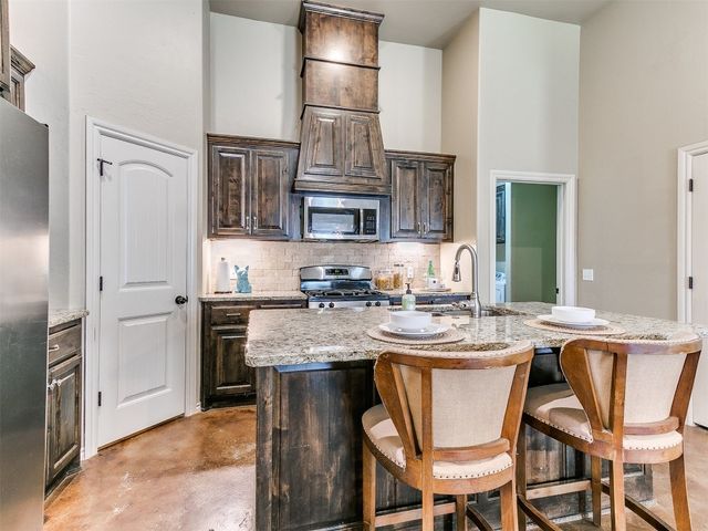 17200 Hardwood Place, Edmond, OK 73012