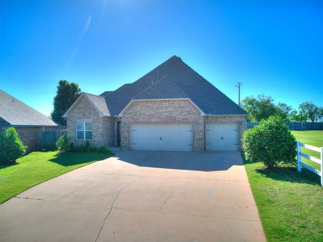 17200 Hardwood Place, Edmond, OK 73012