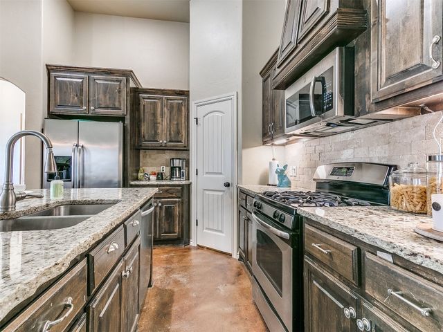 17200 Hardwood Place, Edmond, OK 73012