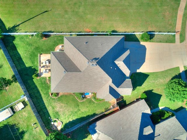 17200 Hardwood Place, Edmond, OK 73012