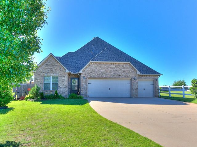 17200 Hardwood Place, Edmond, OK 73012