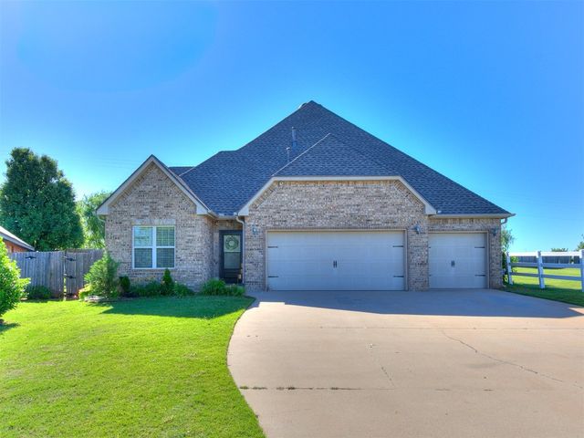 17200 Hardwood Place, Edmond, OK 73012