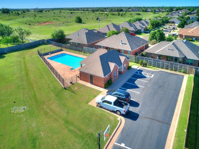 17200 Hardwood Place, Edmond, OK 73012