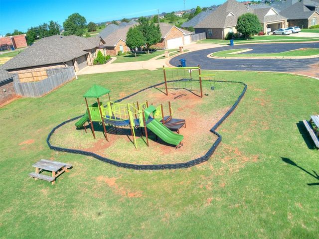 17200 Hardwood Place, Edmond, OK 73012