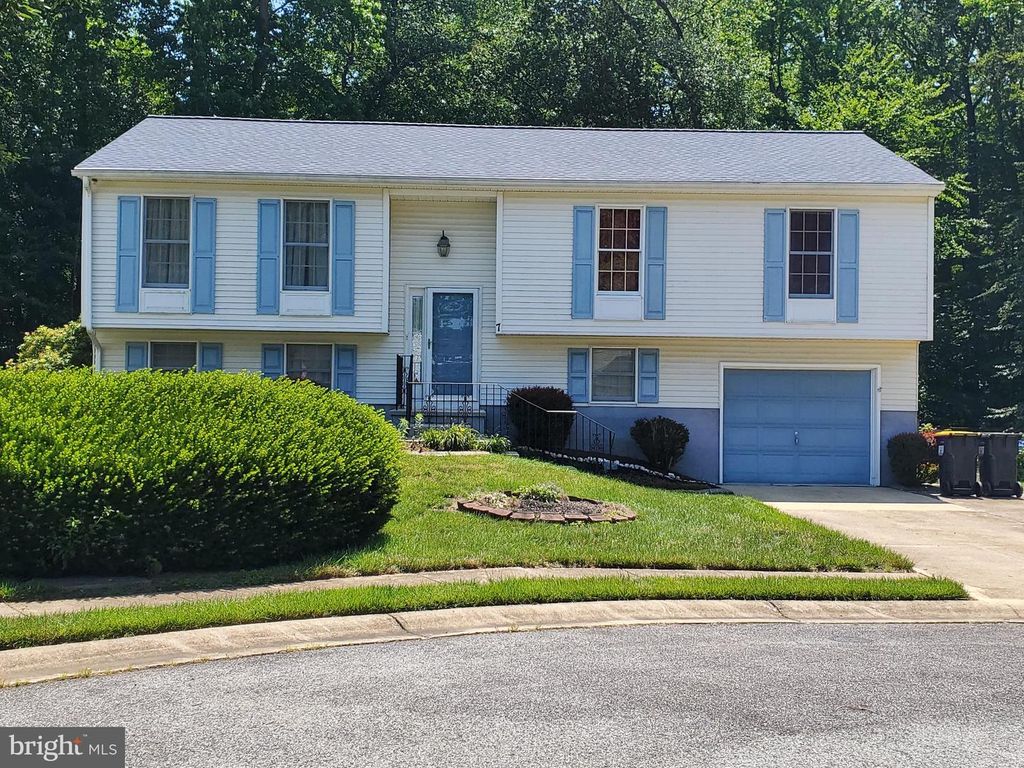 7 SAINT TROPEZ CT, Newark, DE 19702