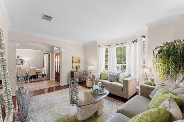 51 N Scribewood Circle, The Woodlands, TX 77382