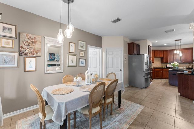 51 N Scribewood Circle, The Woodlands, TX 77382