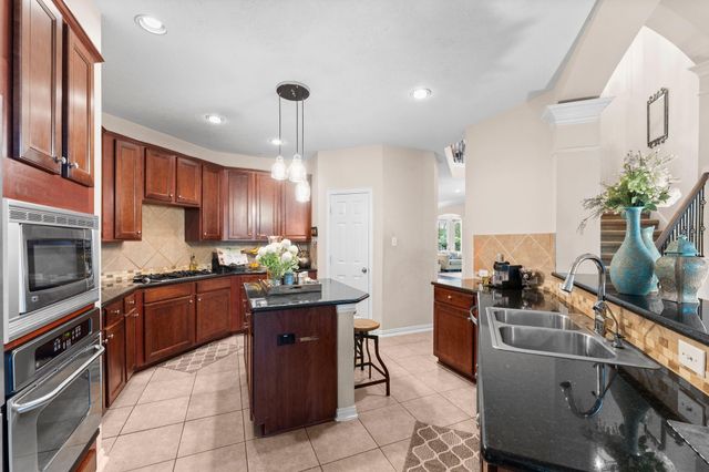 51 N Scribewood Circle, The Woodlands, TX 77382