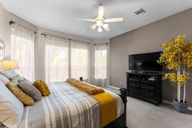 51 N Scribewood Circle, The Woodlands, TX 77382