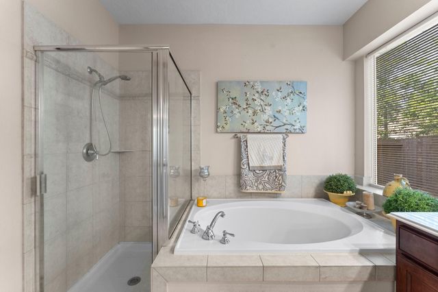 51 N Scribewood Circle, The Woodlands, TX 77382