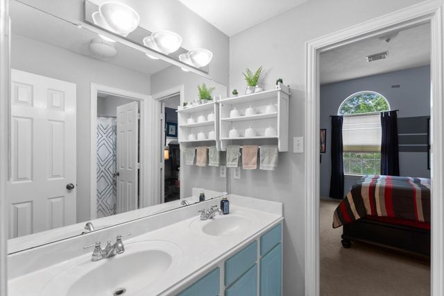 51 N Scribewood Circle, The Woodlands, TX 77382