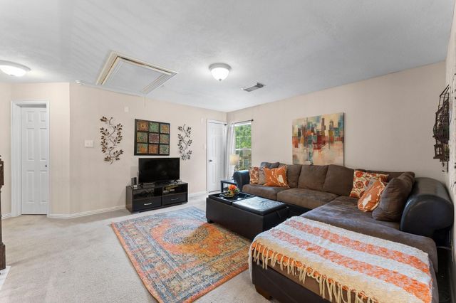 51 N Scribewood Circle, The Woodlands, TX 77382