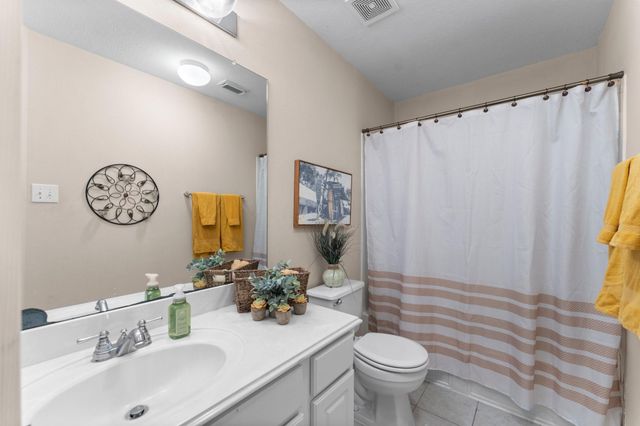 51 N Scribewood Circle, The Woodlands, TX 77382