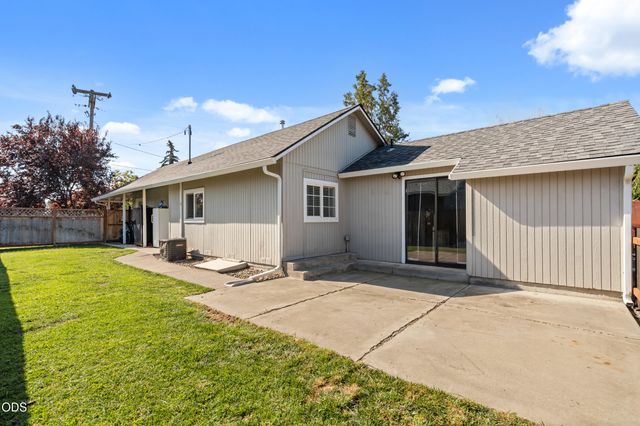 761 Hazel Street, Central Point, OR 97502