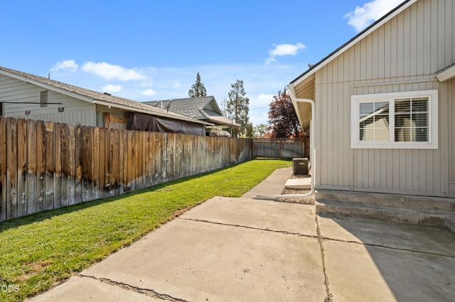761 Hazel Street, Central Point, OR 97502