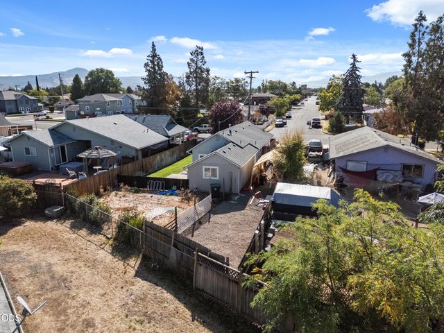 761 Hazel Street, Central Point, OR 97502