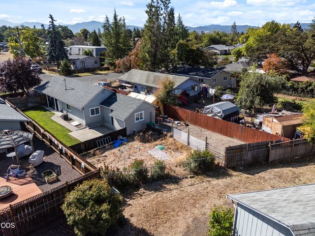 761 Hazel Street, Central Point, OR 97502