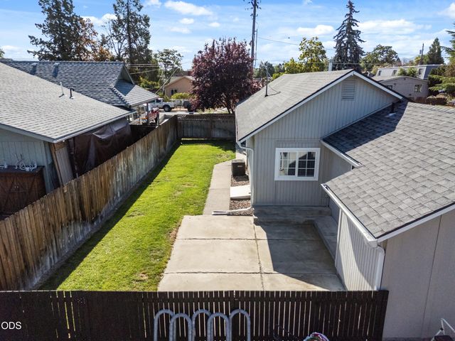 761 Hazel Street, Central Point, OR 97502