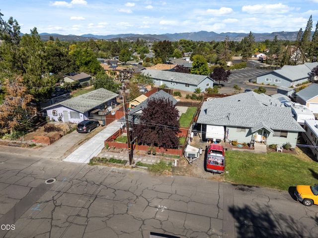 761 Hazel Street, Central Point, OR 97502