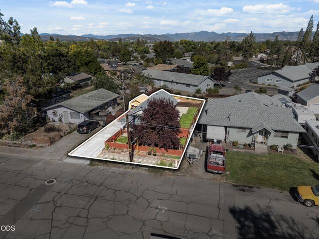 761 Hazel Street, Central Point, OR 97502