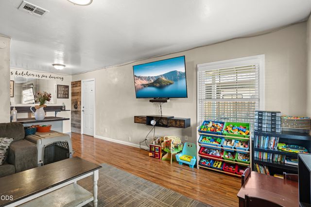 761 Hazel Street, Central Point, OR 97502
