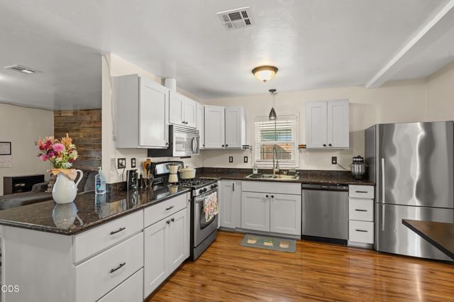 761 Hazel Street, Central Point, OR 97502