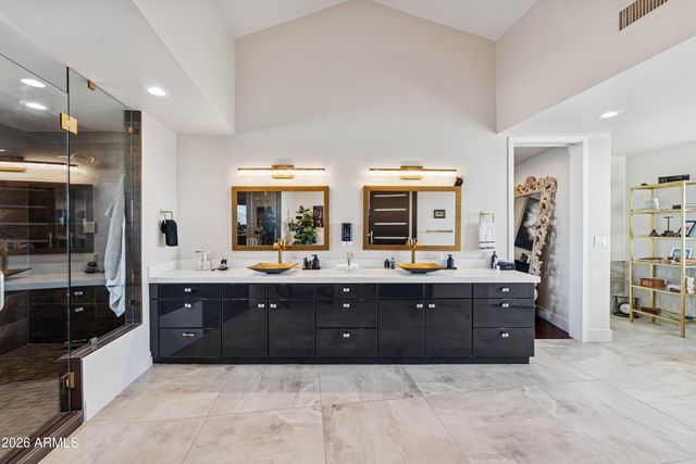 2106 E Kaler Drive, Phoenix, AZ 85016