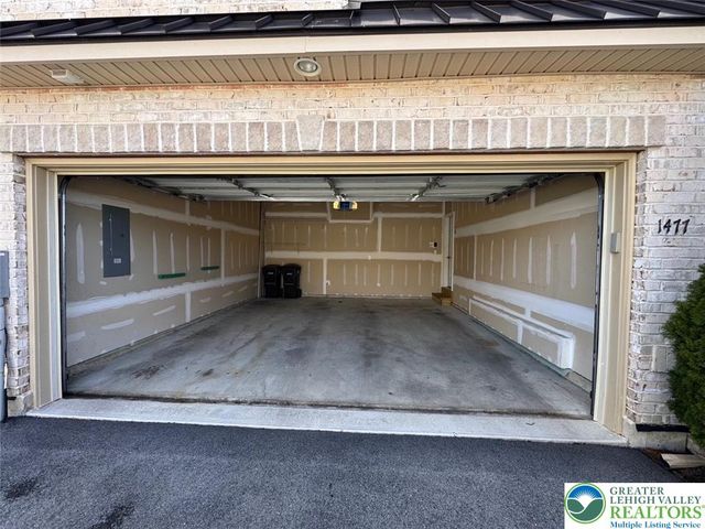 1477 Tarpan Lane, South Whitehall Twp, PA 18104