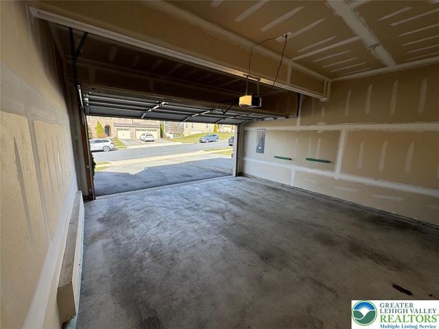 1477 Tarpan Lane, South Whitehall Twp, PA 18104