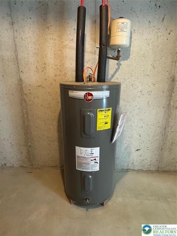 1477 Tarpan Lane, South Whitehall Twp, PA 18104