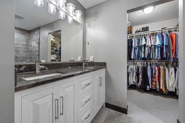 2214 Hulett Avenue, Faribault, MN 55021