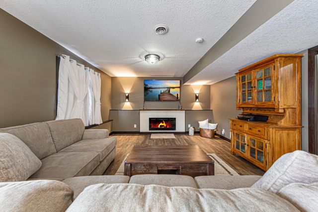 2214 Hulett Avenue, Faribault, MN 55021