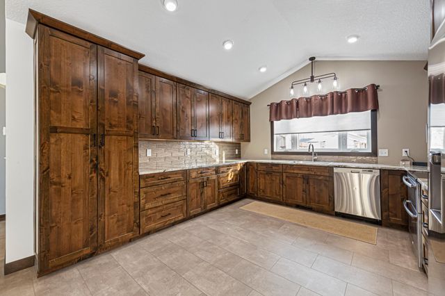 2214 Hulett Avenue, Faribault, MN 55021