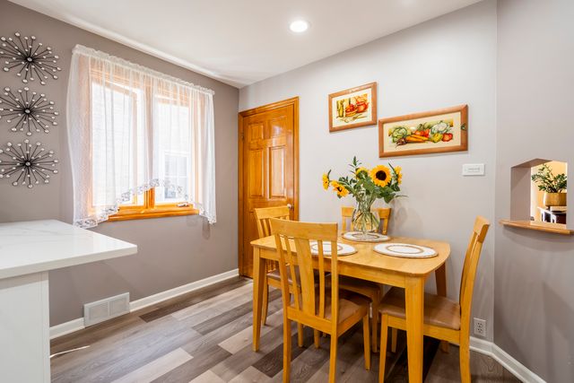 4833 N Moody Avenue, Chicago, IL 60630