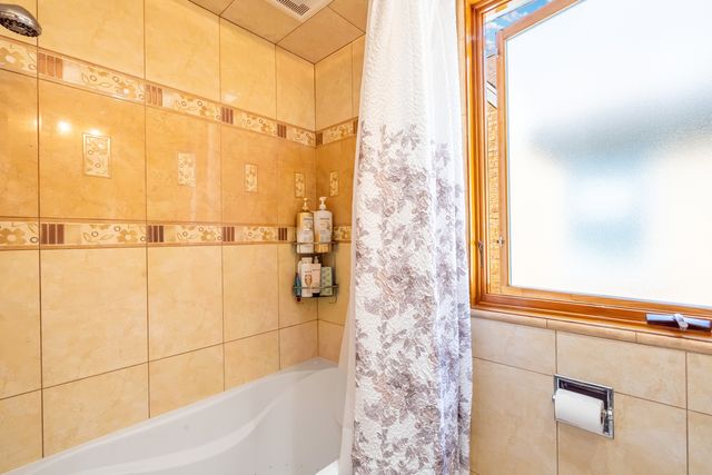 4833 N Moody Avenue, Chicago, IL 60630