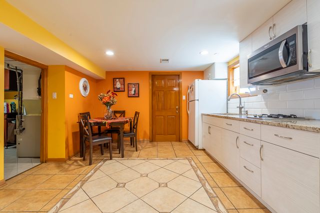 4833 N Moody Avenue, Chicago, IL 60630