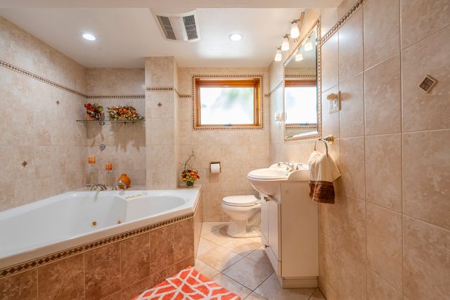 4833 N Moody Avenue, Chicago, IL 60630