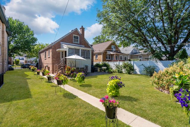 4833 N Moody Avenue, Chicago, IL 60630